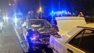 Kayseri'de 5 araçlı zincirleme trafik kazası: 3 yaralı