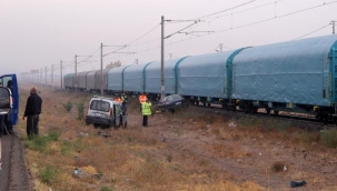 Kayseri'de hafif ticari araçla çarpışan otomobildeki 4 kişi yaralandı!