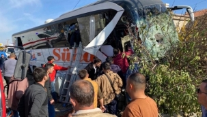 KAYSERİ'DE YOLCU OTOBÜSÜ İLE KAMYONET ÇARPIŞTI: 1 ÖLÜ, 11 YARALI!