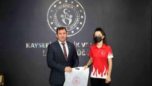 Taekwondo Sporcuları Ali İhsan Kabakcı'yı ziyaret etti