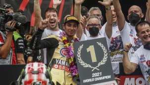 Toprak Razgatlıoğlu Superbike'ta 2021 yılı dünya şampiyonu oldu!
