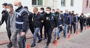 350 polisin katıldığı operasyonda yakalanan 15 kişi adliyede!