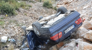 Antalya'da otomobil takla attı