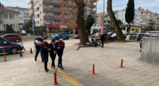 Bursa'da hırsız bakıcı jandarmadan kaçamadı!
