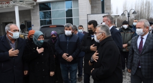 BÜYÜKKILIÇ’IN MUHTARLAR TOPLANTISINDAKİ DURAĞI AKKIŞLA OLDU