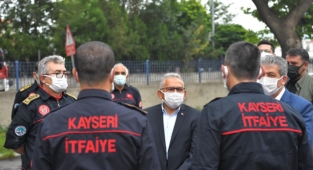 BÜYÜKŞEHİR İTFAİYESİ, 2021'DE 7 BİN 230 OLAYA MÜDAHALE ETTİ