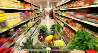 Dolar düşüşüyle marketler fiyatları değiştirecek mi?