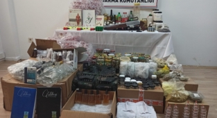 Kayseri'de ilaç yapımında kullanılan kurutulmuş aktar ürünleri ele geçirildi