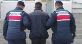 Kayseri'de terör örgütü PYD/YPG'ye yönelik operasyonda 2 Suriyeli zanlı gözaltına alındı.