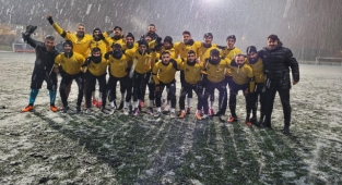 Kayserigücü FK, son antrenmanını kar altında yaptı