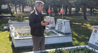 KAZIM YÜCEL TERÖR SALDIRISINI KINADI 'HEPİMİZ MEHMETİZ, HEPİMİZ MEHMETÇİĞİZ
