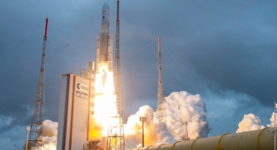 NASA, James Webb Uzay Teleskobu'nu fırlattı