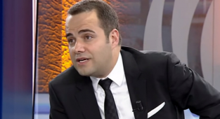 Özgür Demirtaş CNN Türk'te patladı: Bütün dünya akılsız bir tek biz mi akıllıyız?