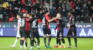 Spor Toto Süper Lig: Gaziantep FK: 2 - A. Alanyaspor: 1 (Maç sonucu)