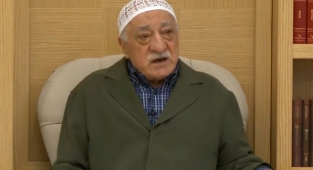 Teröristbaşı Gülen'in yelpazecisi yurt dışında gazete temsilciliği yapmış!