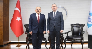 BAKAN YARDIMCISI GÜRCAN'DAN BAŞKAN BÜYÜKKILIÇ'A ZİYARET