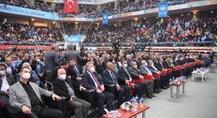 BAŞKAN BÜYÜKKILIÇ, KAYSERİ GENÇLİK ŞÖLENİ’NE KATILDI
