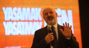 BAŞKAN ÇOLAKBAYRAKDAR, “TÜRKİYE’DE BÜYÜK ÖLÇEKTE KENDİ İMKANLARIYLA DÖNÜŞÜM YAPAN TEK BELEDİYEYİZ” -BAŞKAN ÇOLAKBAYRAKDAR, YAPTIĞI PROJELERİNİ ANLATTI