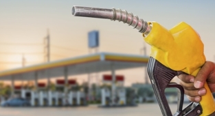 Benzin motorin ve LPG'ye bir yılda 79 kez zam yapıldı! 4 liralık benzin 14 lira oldu!