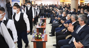 BÜYÜKKILIÇ’TAN KURAN-I KERİM’İ HIFZEDEN 58 ÖĞRENCİYE TEBRİK VE HEDİYE