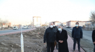 BÜYÜKŞEHİR'İN HASAN TAHSİN BULVARI'NDAKİ YOL YAPIM ÇALIŞMALARI SON AŞAMADA