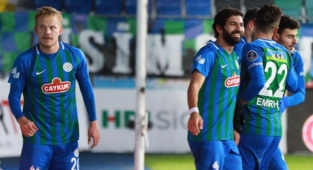 Düşme hattındaki 6 puanlık maçta Çaykur Rizespor, Antalyaspor'u devirdi!