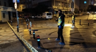 Esenyurt’ta yol kenarında bekleyen gençlere kurşun yağdırdılar