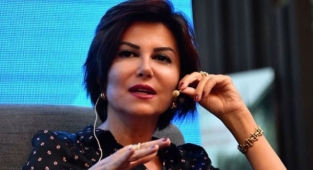 Gazeteci Sedef Kabaş, Cumhurbaşkanı Erdoğan'a yönelik hakaretleri iddiasıyla gözaltına alındı!