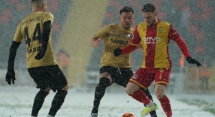 Gaziantep FK Yeni Malatyaspor karşılaşması kar yağışı nedeniyle tatil edildi!