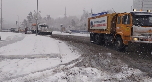 KAYSERİ BÜYÜKŞEHİR’İN KAR VE TİPİ İLE MÜCADELESİ SÜRÜYOR