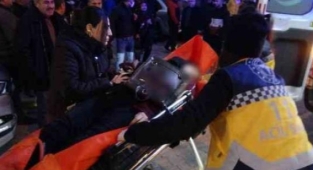 Kocası sokak ortasında öldürdü!