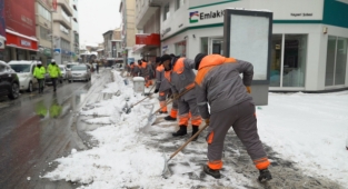 MELİKGAZİ’DEN KAR MESAİSİNE TAM GAZ DEVAM