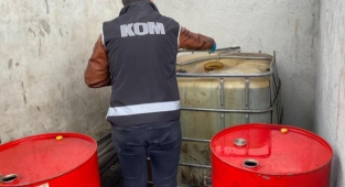 Mersin'de 4 bin 350 litre kaçak akaryakıt ele geçirildi
