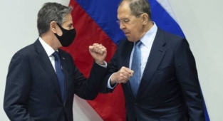 Rus Dışişleri'nden Blinken'e yanıt: 'ABD evinize girdiğinde hayatta kalmak ve soyulmamak zordur'