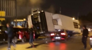 Son dakika: Ankara'da EGO otobüsü devrildi: Yaralılar var