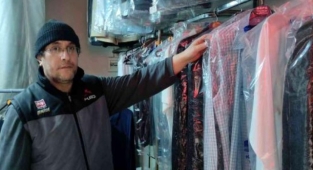 40 yılda ceket ve montların cebinde 400 bin liralık para ve altın buldu!