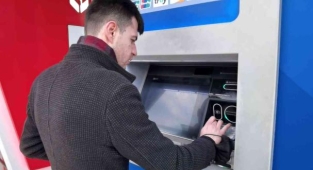 ATM'den 50 TL çekmek istedi, şans yüzüne güldü! Değeri paha biçilemez