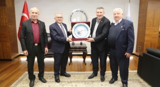 BAŞKAN BÜYÜKKILIÇ’A DEVELİ MUHTARLARINDAN