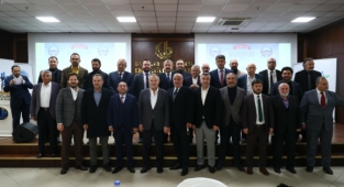 BAŞKAN BÜYÜKKILIÇ’A YILIN İLK ÖDÜLÜ KAYSERİLİLERDEN