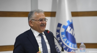 BAŞKAN BÜYÜKKILIÇ, KAYSO MECLİSİ’NİN ONUR KONUĞU OLDU