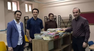 Büyükşehir Belediyesi Gençlik Meclisi'nden İlkokulu Kütüphanesine Can Suyu