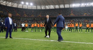 Cumhurbaşkanı Erdoğan, Senegal Stadyumu'nun açılış törenine katıldı!