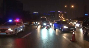 Eyüpsultan TEM Otoyolu'nda zincirleme trafik kazası: 3 yaralı