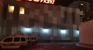 Forum Kayseri'de bıçaklı kavga: 1 yaralı!