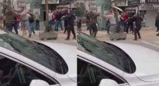 Görenler çığlık çığlığa kaldı, kavganın ortasında zülfikar kılıcıyla saldırmaya kalktı