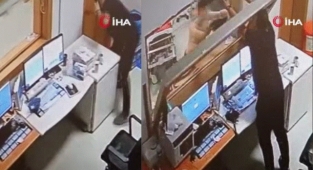 Hastanede dehşet anları kamerada!