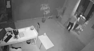 İstanbul'da hırsızlık çetesi işyerini böyle yağmaladı