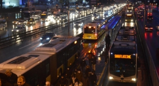 İstanbul güne yağmurla uyandı