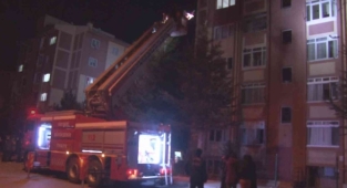 Kayseri'de madde bağımlısı olduğu iddia edilen genç evini yaktı!