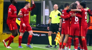 Liverpool, çeyrek finale göz kırptı